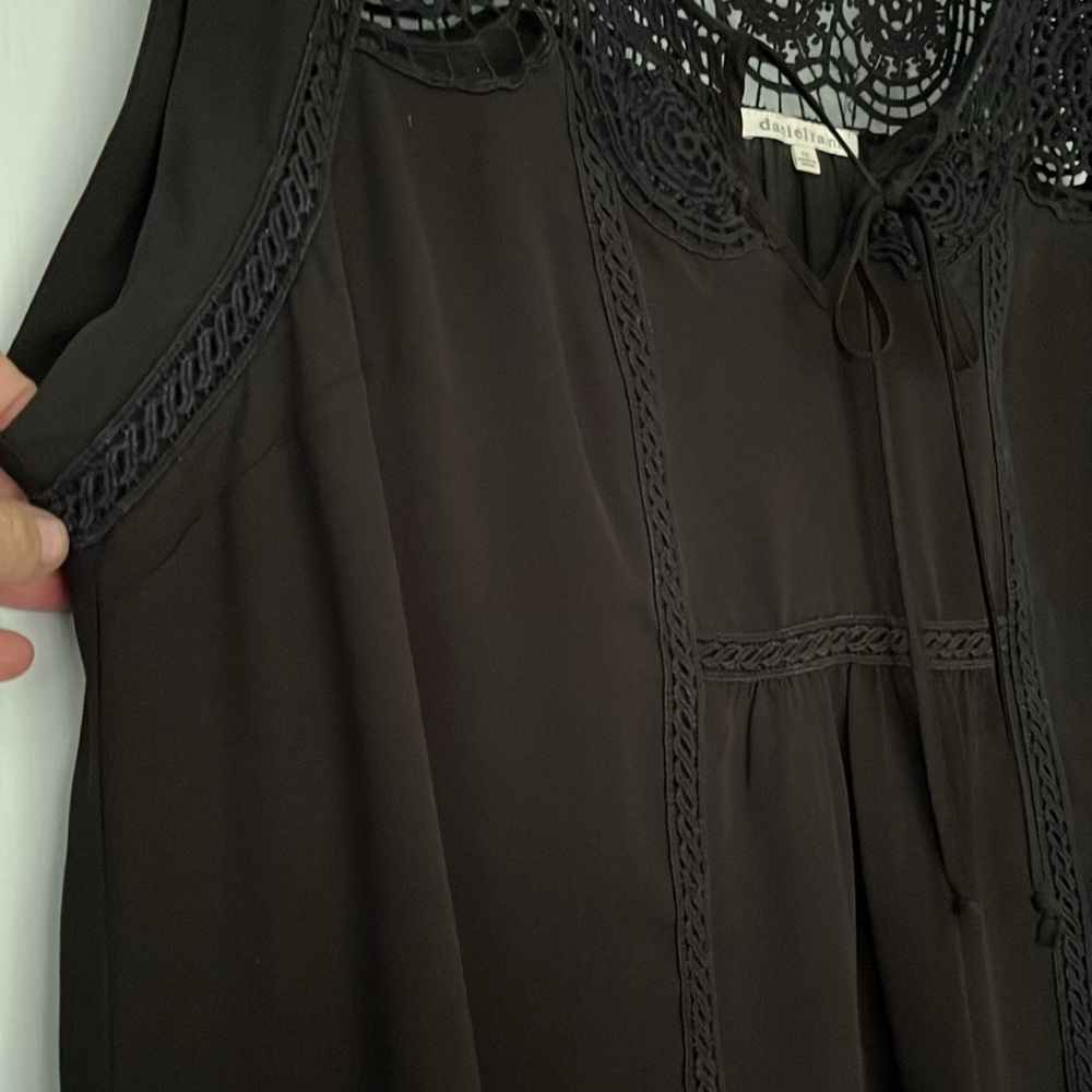 Daniel Rainn Black Cap Sleeve Embellished Blouse - Picture 4 of 10